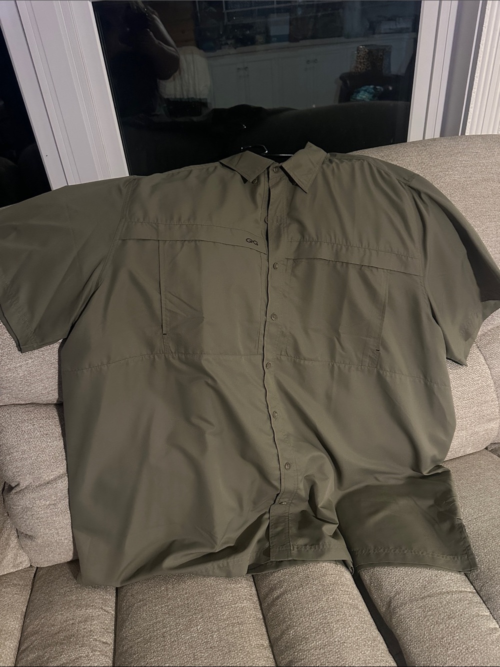 Men's Short-Sleeve Button-Down Shirt in Olive